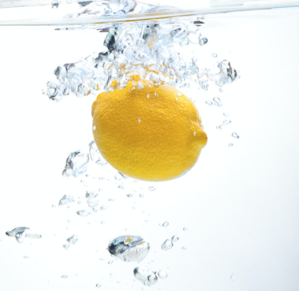 Nápoje na chudnutie - citrónová voda