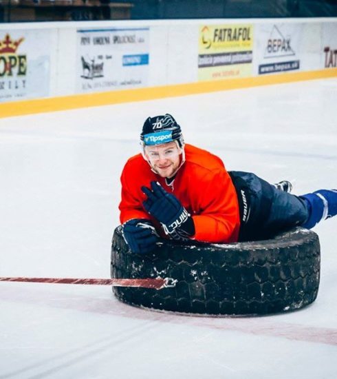 Hokejista Andreas Štrauch, tréning s gumou