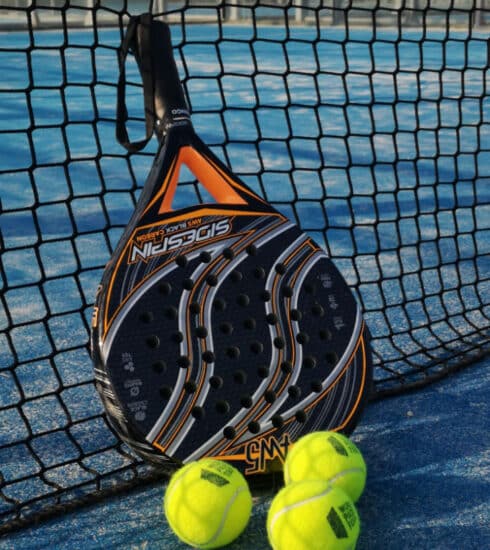 Padel tenis, raketa a loptičky, tittulka